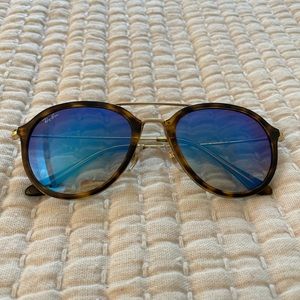 Ray-Ban RB4253